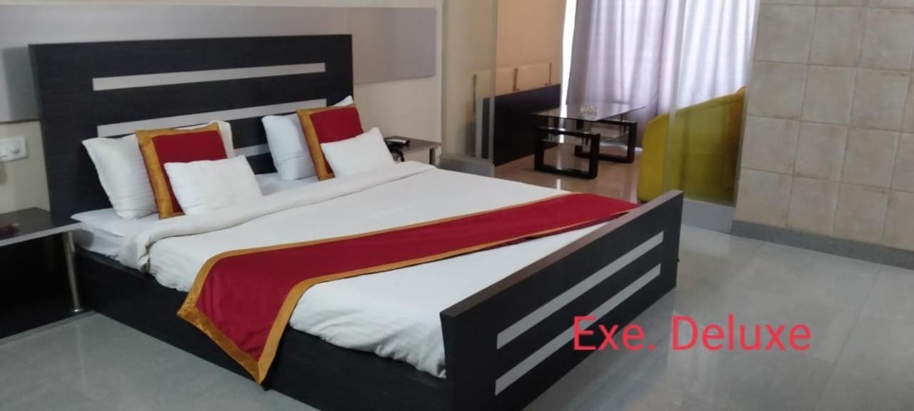 Hotel Little Palace Dibrugarh Kültér fotó
